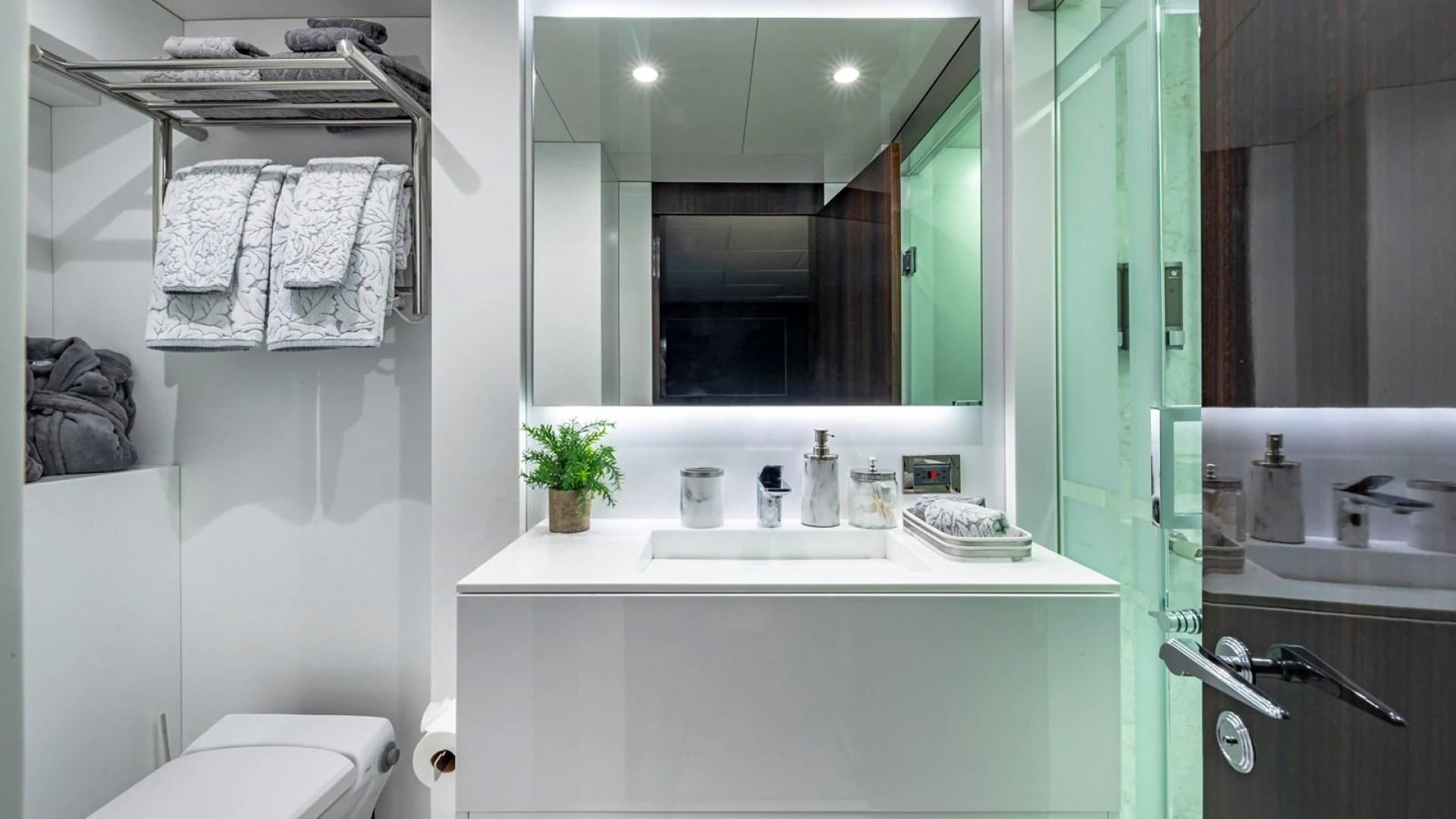 Lower Level Twin Cabin