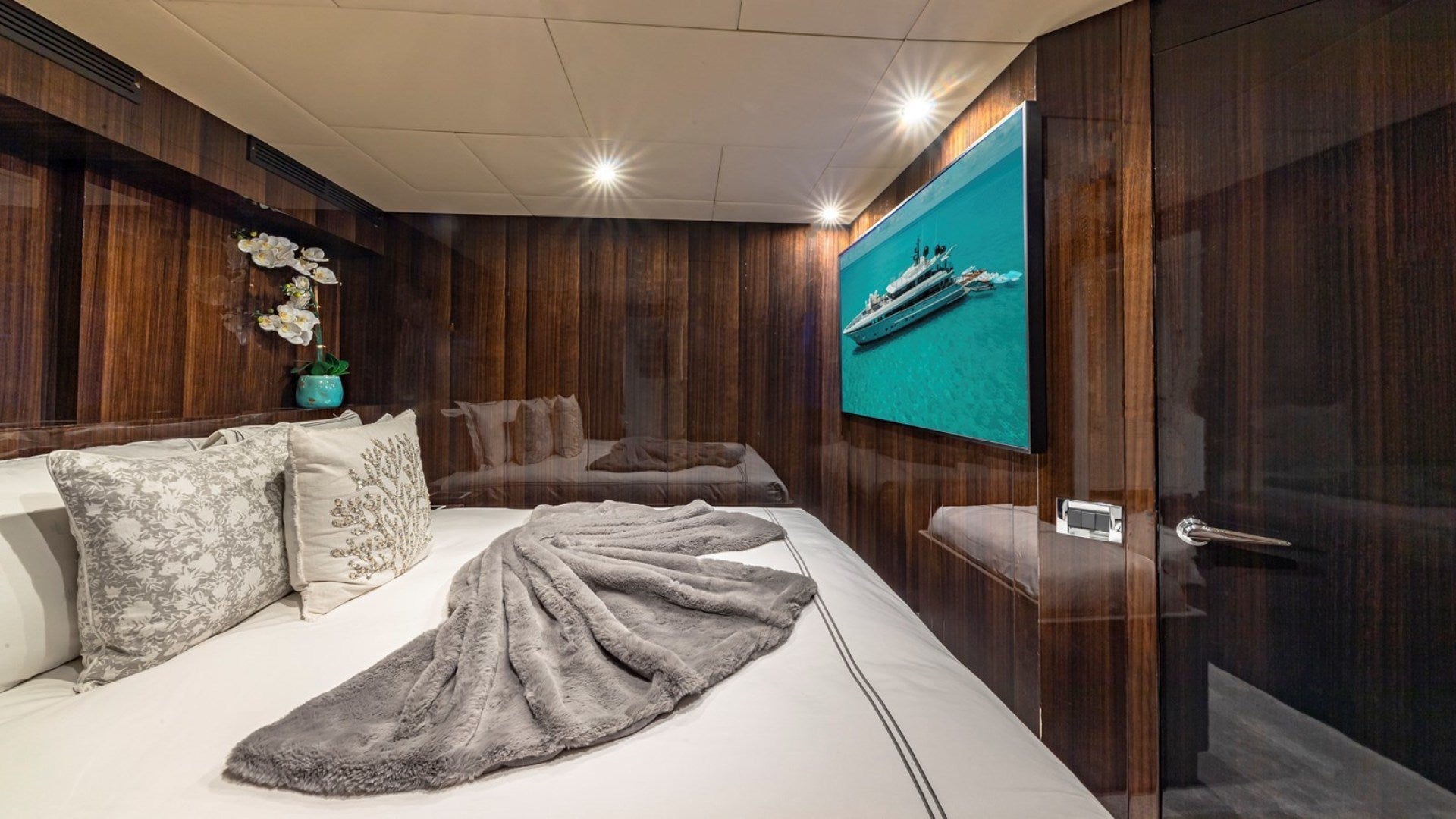 Second Lower Level Double Cabin